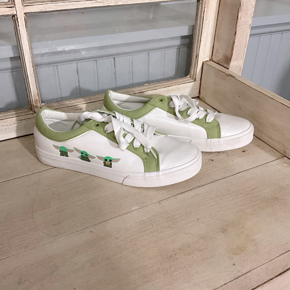 Star Wars baby yoda sneakers size 8